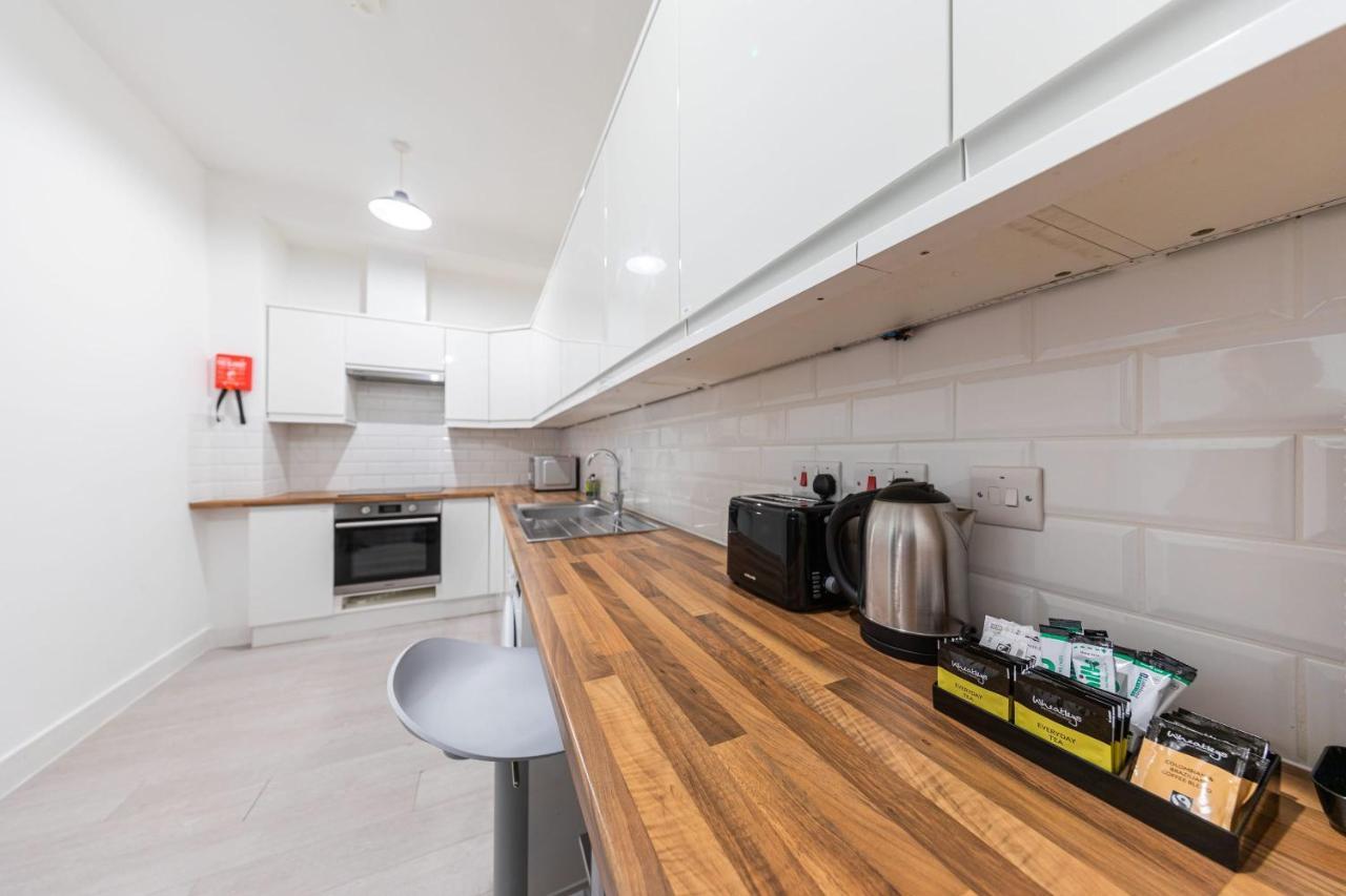 Functional Double With An Ensuite Toilet And Shower Near Tube And Bus Stations London Exterior foto